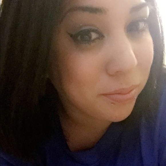 Profile Picture of Eileen Lara (@pixiepink27) on Poshmark