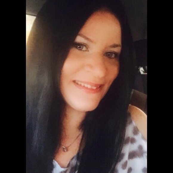 Profile Picture of Joselyn Gotay (@jgotay) on Poshmark