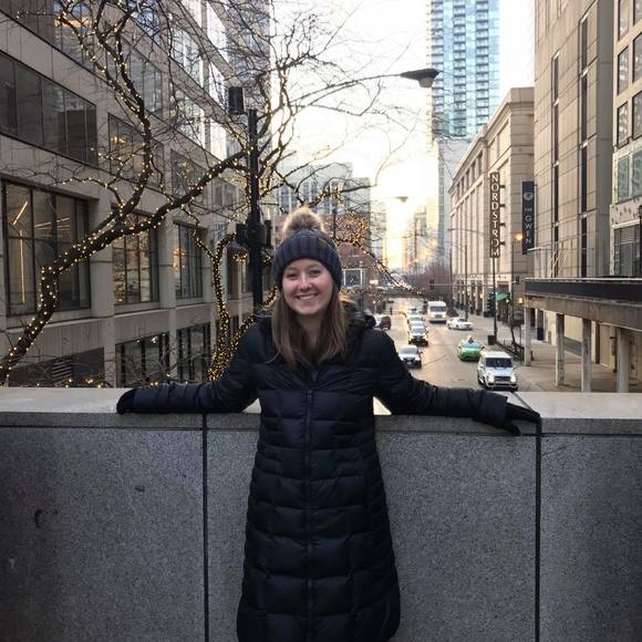 Profile Picture of Beverly Lickteig (@blmuffins) on Poshmark