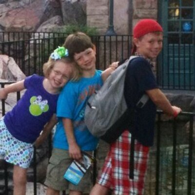 Profile Picture of Wendi Wolfe (@wmwolfe32) on Twitter