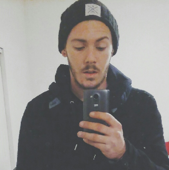 Profile Picture of Devin Sweeters (@devinsweeters) on Poshmark