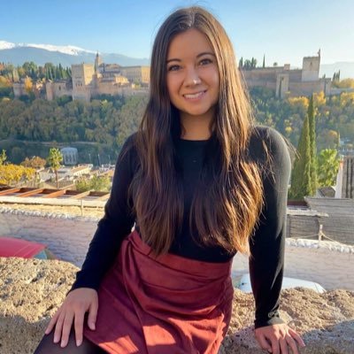 Profile Picture of Danielle Herron (@DanielleeJoy) on Twitter