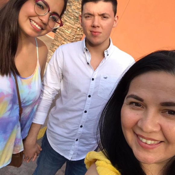 Profile Picture of Ivan Urias (@ivan_jovo123) on Poshmark