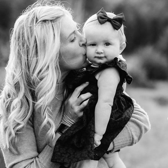 Profile Picture of Kelley Mcrobbie (@kelley_mcrobbie) on Poshmark