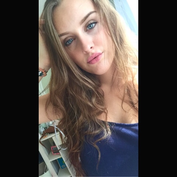 Profile Picture of Mady Whitnah (@madymoo114) on Poshmark