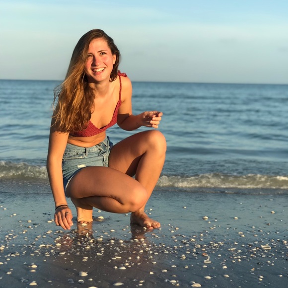 Profile Picture of Sophia Campanella (@scampanella) on Poshmark