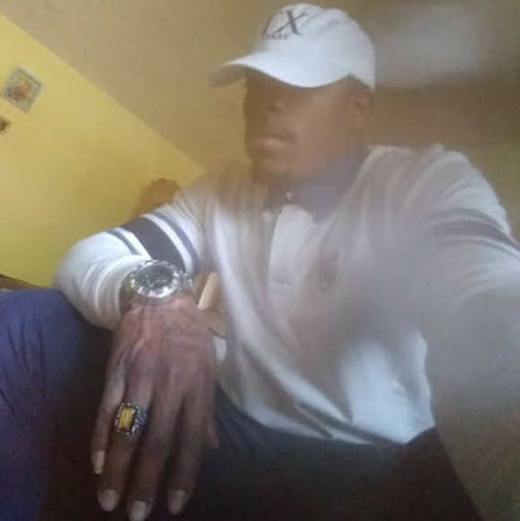 Profile Picture of Bryan Hayes (@hayesneal23) on Poshmark
