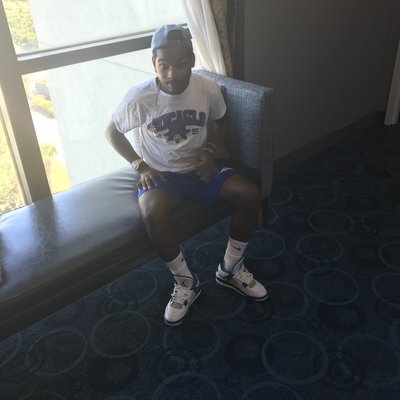 Profile Picture of Adrian Helms (@Og6hunchoz00) on Twitter