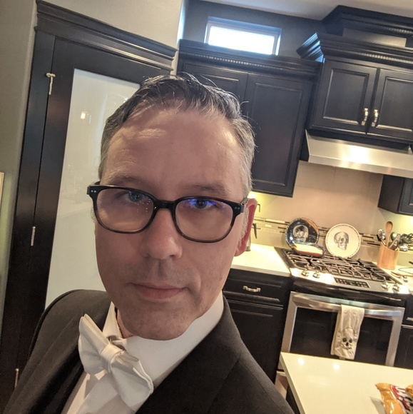 Profile Picture of Joshua Pedersen (@baiguai) on Poshmark
