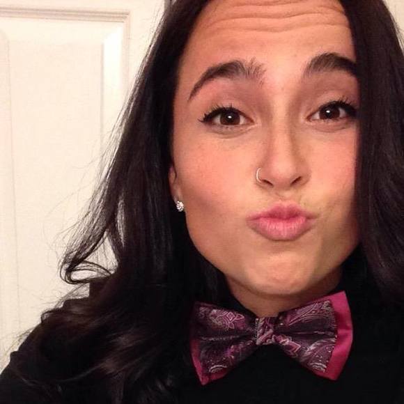 Profile Picture of Alicia Spinazzola (@acspinaz) on Poshmark