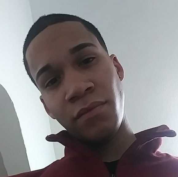 Chris Stutz - Poshmark Profile Picture of Chris Stutz (@zaebaebe2177) on Poshmark