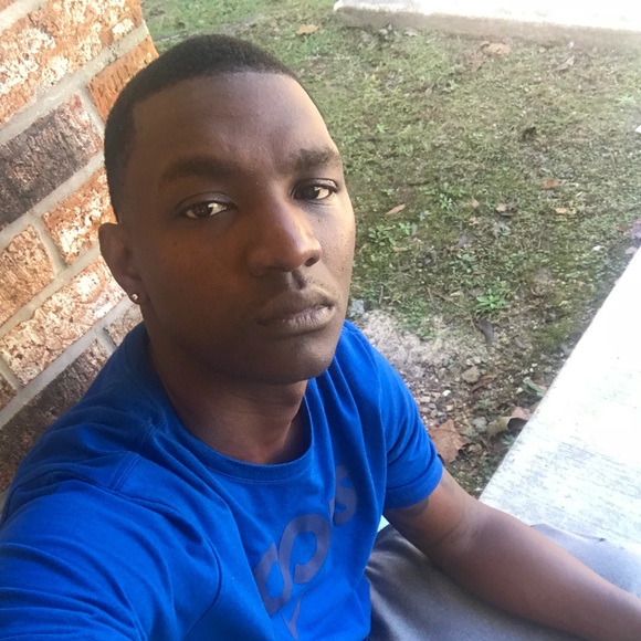 Profile Picture of Edward Dupard (@loudou23) on Poshmark