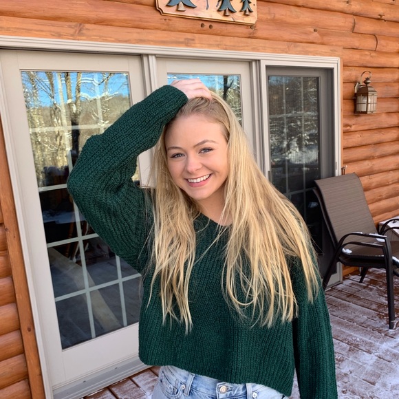 Profile Picture of Alyssa Reszkowski (@areszkowski) on Poshmark