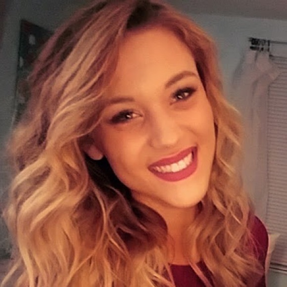 Profile Picture of Jordan Gerity (@jordanlyng) on Poshmark