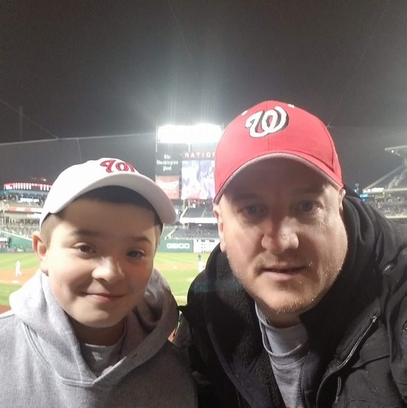 Profile Picture of Mike Warner (@ofcrmyk) on Poshmark