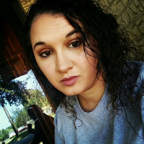 Profile Picture of Kelcey Piper (@kelceylank93) on Poshmark