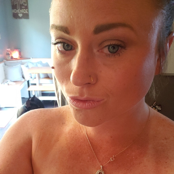 Profile Picture of Heather Larusch (@hj1985) on Poshmark