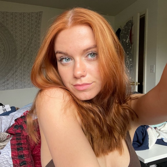 Freya Wakeling - Poshmark Profile Picture of Freya Wakeling (@freyawakeling) on Poshmark