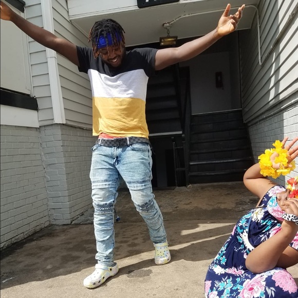 Profile Picture of Munganga Lofombo (@mungangalofombo) on Poshmark