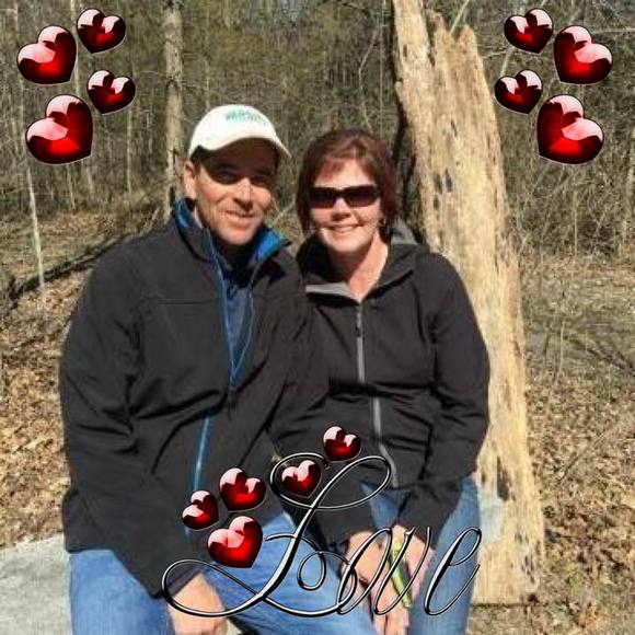 Profile Picture of Roxanne Kempwills (@foxy_roxye) on Poshmark