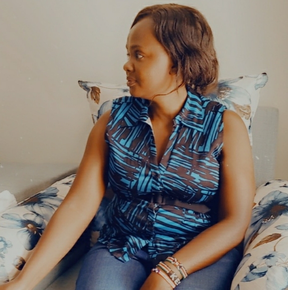 Profile Picture of Joanne Apiyo (@joanapiyo) on Poshmark