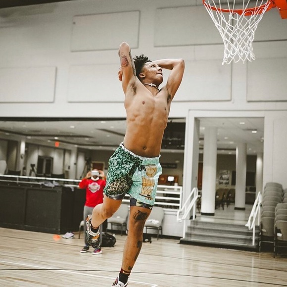 Kevin Placencia - Poshmark Profile Picture of Kevin Placencia (@kevin_placencia) on Poshmark