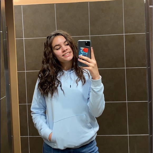 Profile Picture of Alexia Mortensen (@alexiamorte0614) on Poshmark