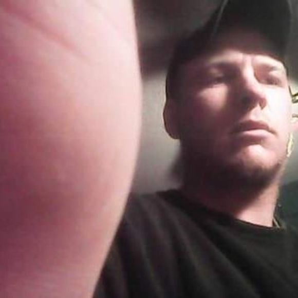 Profile Picture of Chris Minton (@chrisminton362) on Poshmark