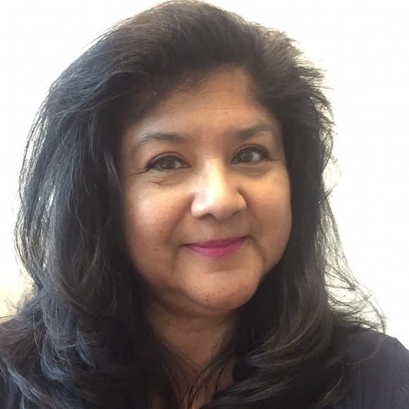 Profile Picture of Pauline Sylvester (@psylvester2015) on Poshmark