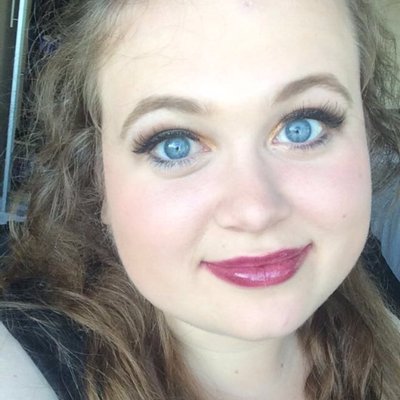 Profile Picture of Janel Comeau (@VeryBadLlama) on Twitter