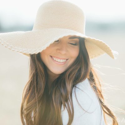 Profile Picture of Jessica Barnhill Booher (@jess_booher) on Twitter