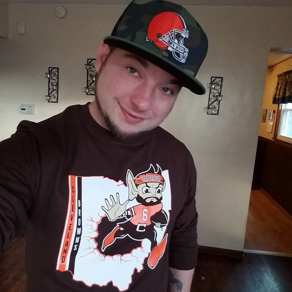 Profile Picture of Kyle Martin (@kyle_martin) on Poshmark