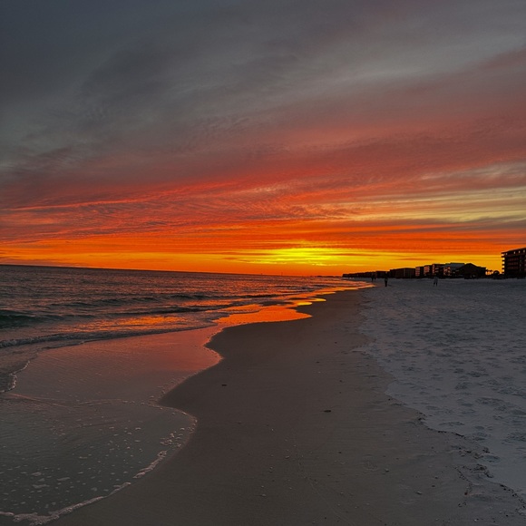 Profile Picture of Jake Knox (@jakeknox) on Poshmark