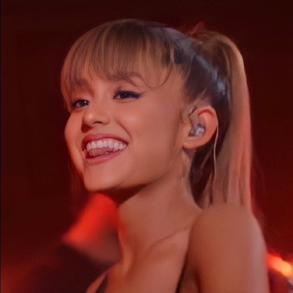 Profile Picture of Kyvana Nagh (@4fun5fashion) on Poshmark