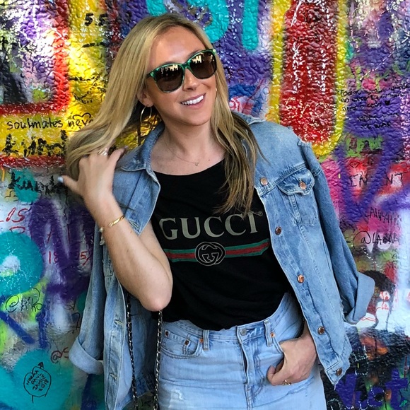 Profile Picture of Erica Appelman (@ericaapp) on Poshmark