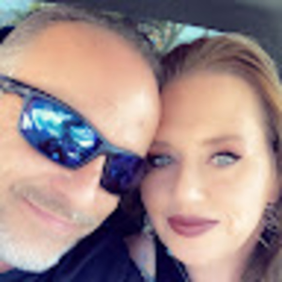 Profile Picture of Donna Thoresen (@donna_thoresen) on Poshmark