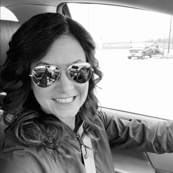 Profile Picture of Dana Sevcik (@sevcikd) on Poshmark