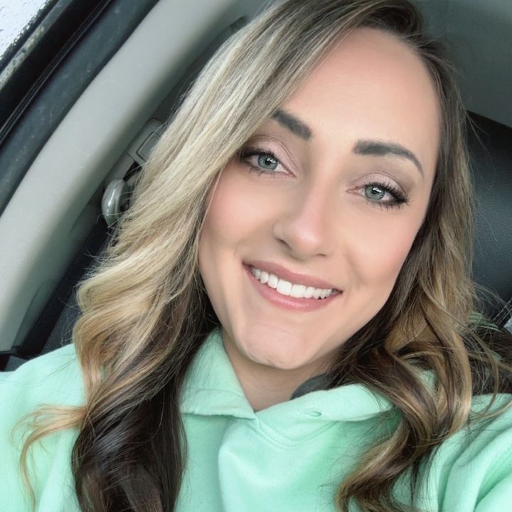 Profile Picture of Allyson Nimmick (@beingahotmessmom) on Tiktok