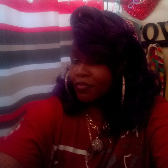 Profile Picture of Cynthia Prescod (@nicolejamal) on Poshmark