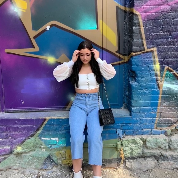 Profile Picture of Emmanuelle Hoffenberg (@emmanuellehoff) on Poshmark