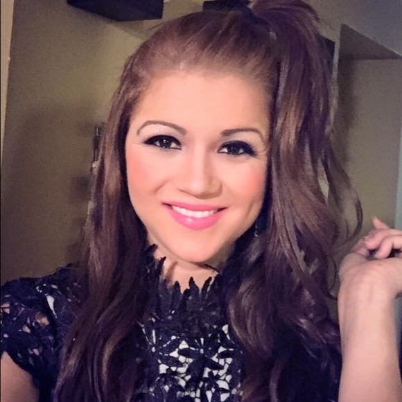 Profile Picture of Bianca Leon (@paris1212233) on Poshmark