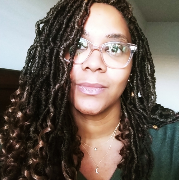 Profile Picture of Shansa Barrow (@shansab) on Poshmark