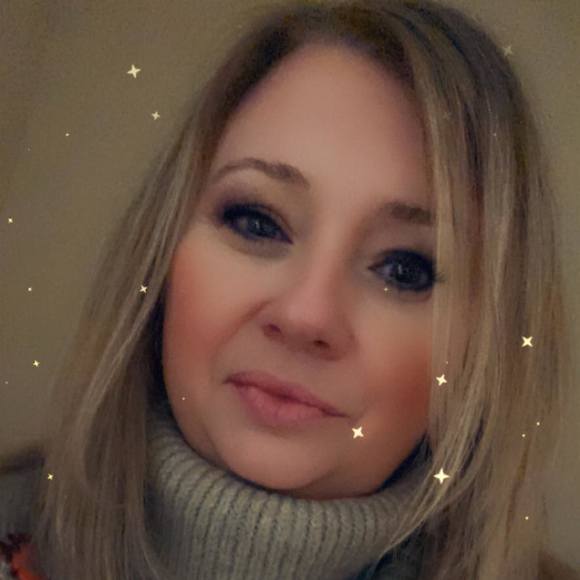 Profile Picture of Lisa Reiter (@lmreiter) on Poshmark