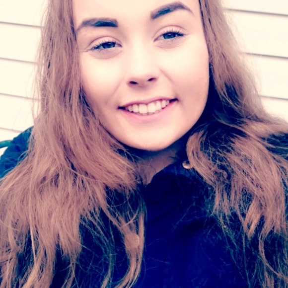 Profile Picture of Kasey Rodvelt (@kasrodvelt) on Poshmark