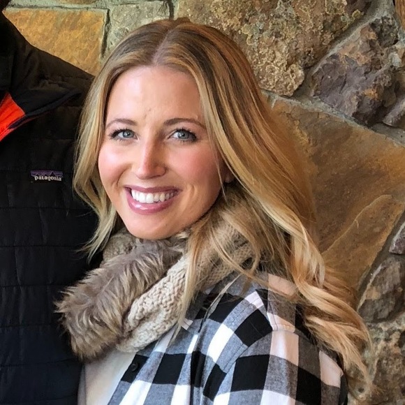 Profile Picture of Jessica Hoch (@jessicahoch284) on Poshmark