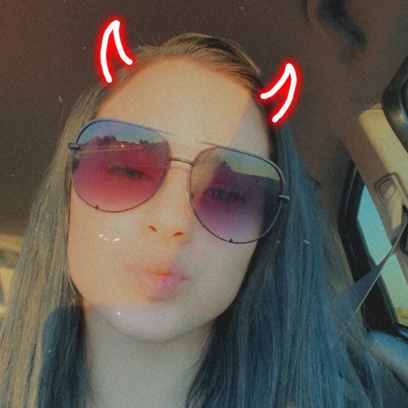 Profile Picture of Alyssa Picasso (@alyssapicasso) on Poshmark