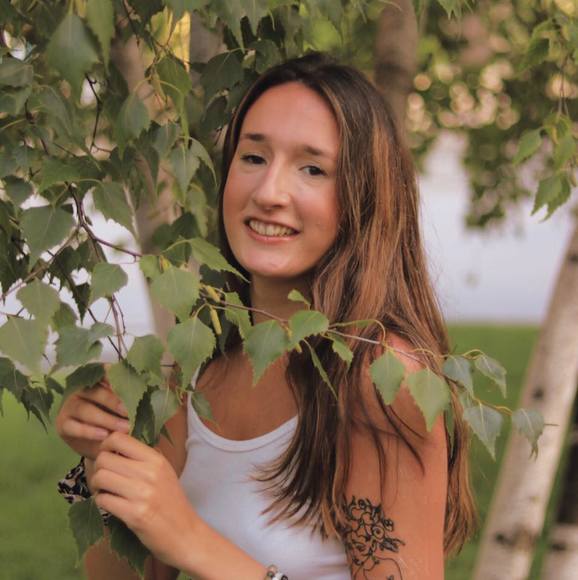 Profile Picture of Anna Callis (@annacallis) on Poshmark