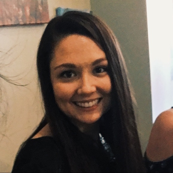 Profile Picture of Kelsi Baker (@kelsibaker) on Poshmark