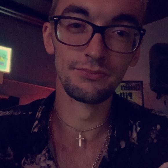 Profile Picture of Matthew Poore (@mattp) on Poshmark