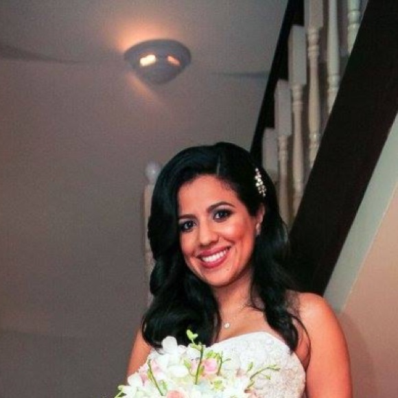 Profile Picture of Elsa Morales (@elsa_m_morales1) on Poshmark